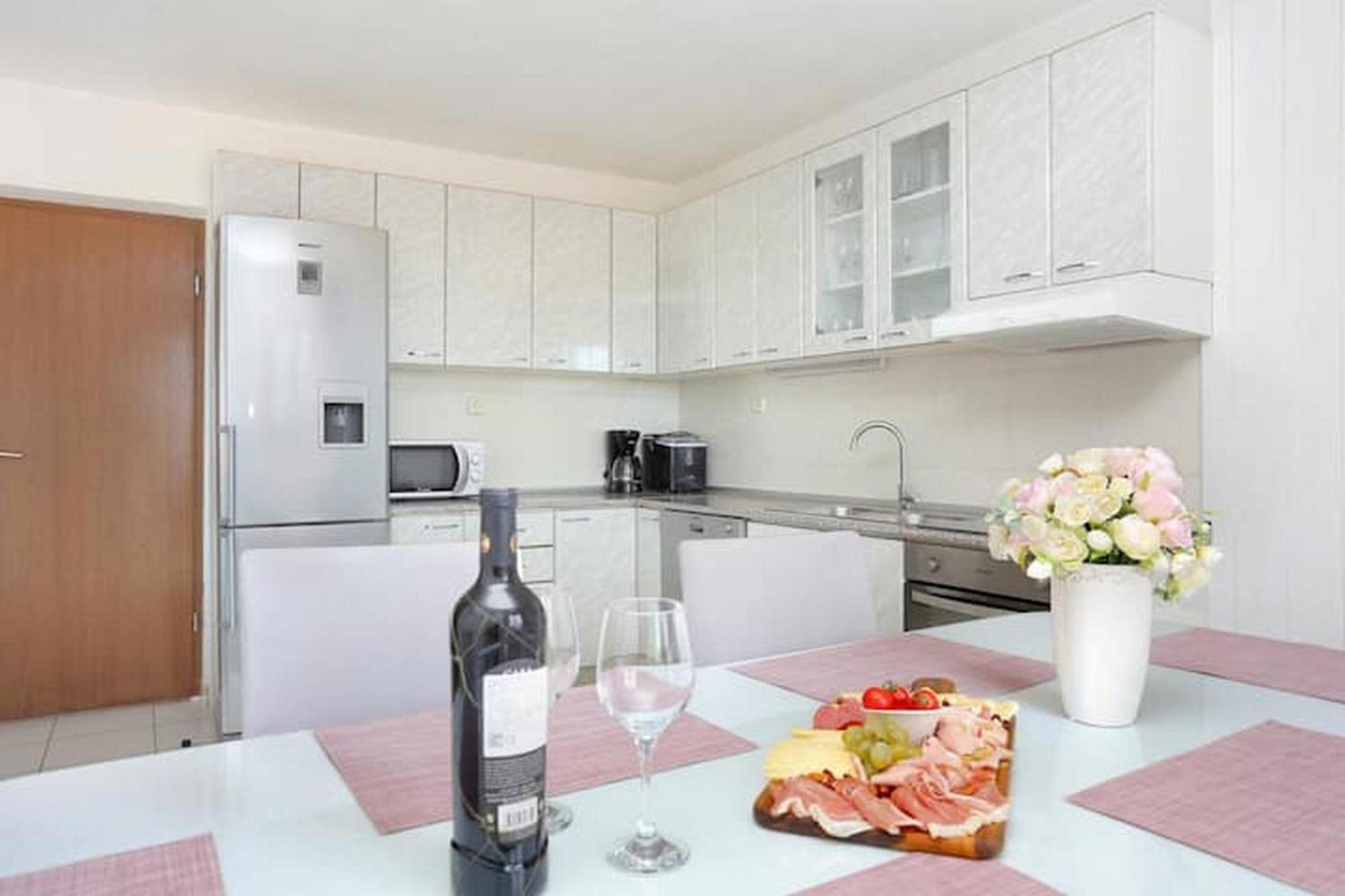 Holiday Home Mons Aureus Gornje Sitno Ngoại thất bức ảnh