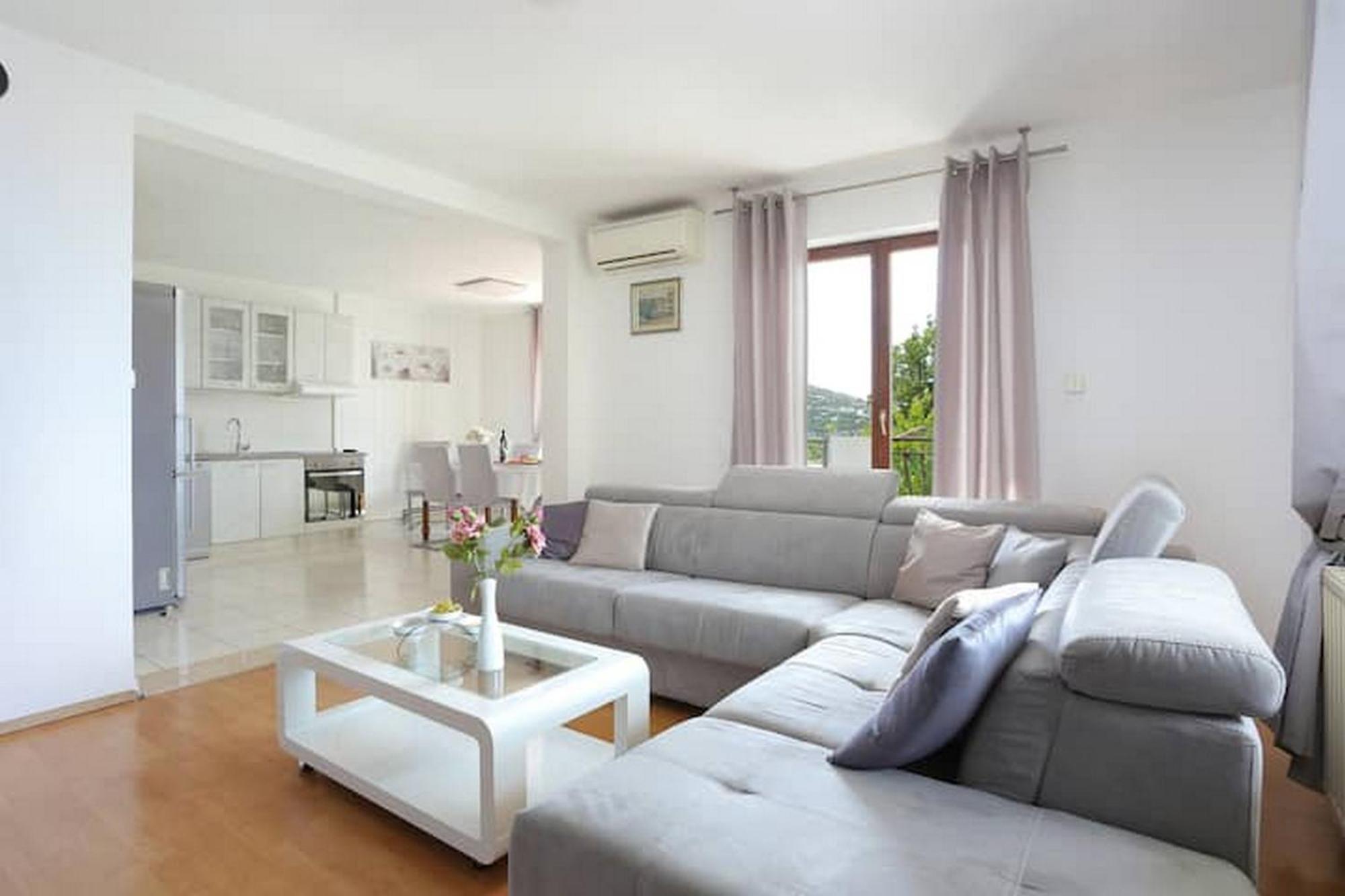 Holiday Home Mons Aureus Gornje Sitno Ngoại thất bức ảnh