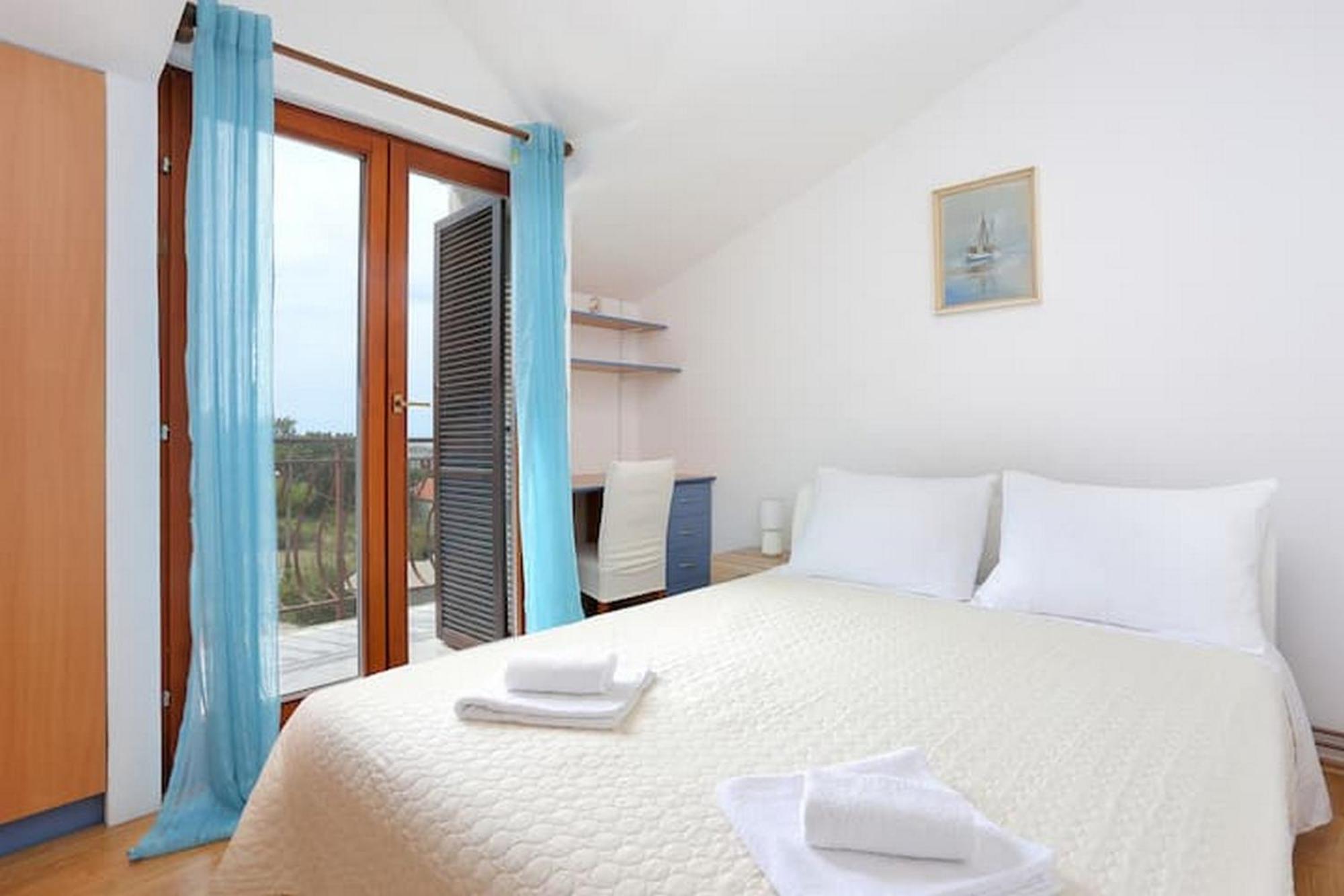 Holiday Home Mons Aureus Gornje Sitno Ngoại thất bức ảnh