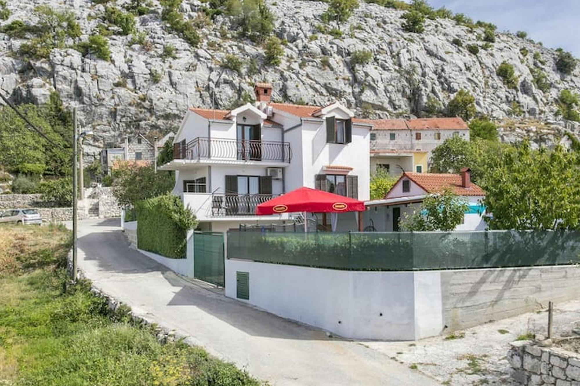 Holiday Home Mons Aureus Gornje Sitno Ngoại thất bức ảnh
