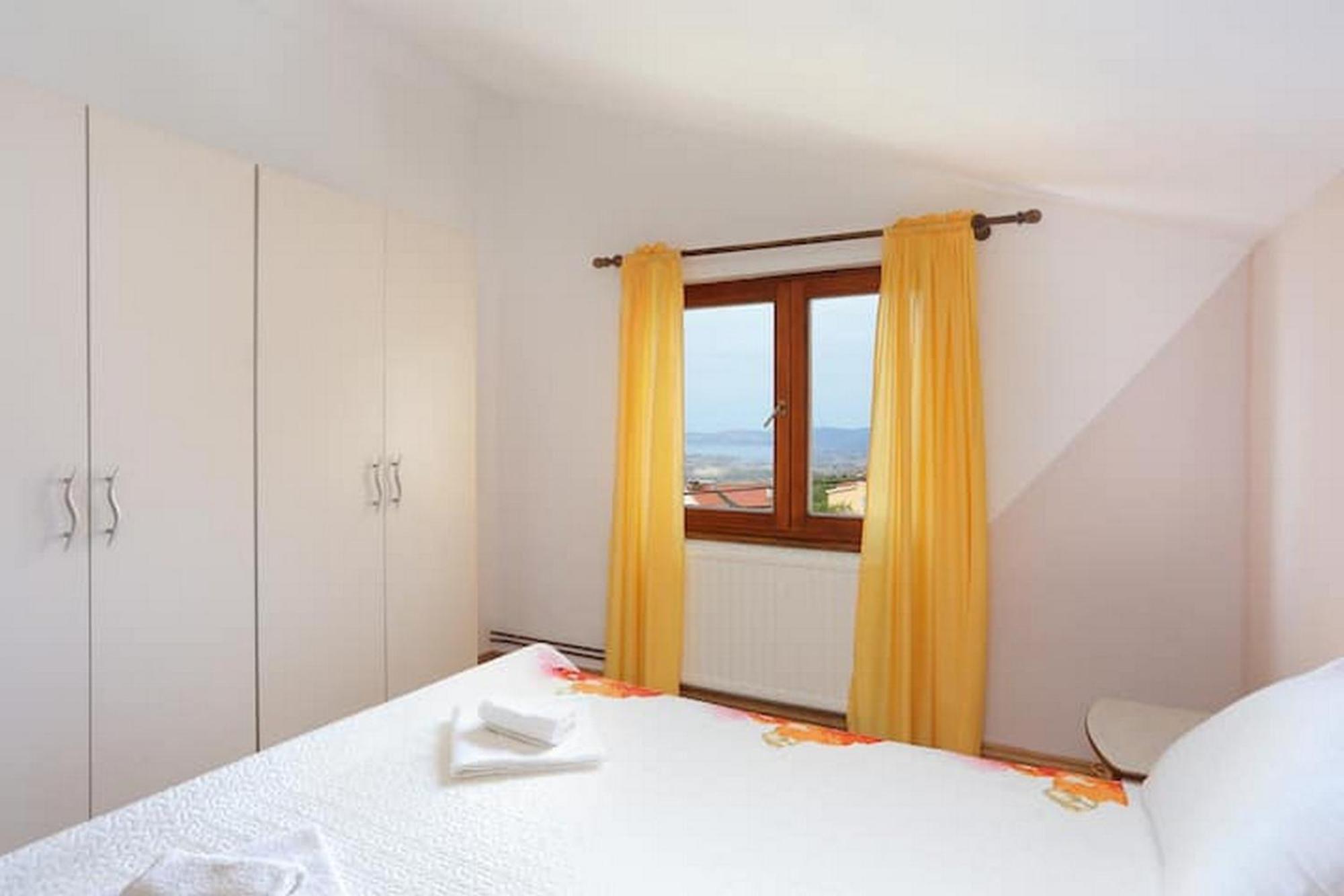 Holiday Home Mons Aureus Gornje Sitno Ngoại thất bức ảnh