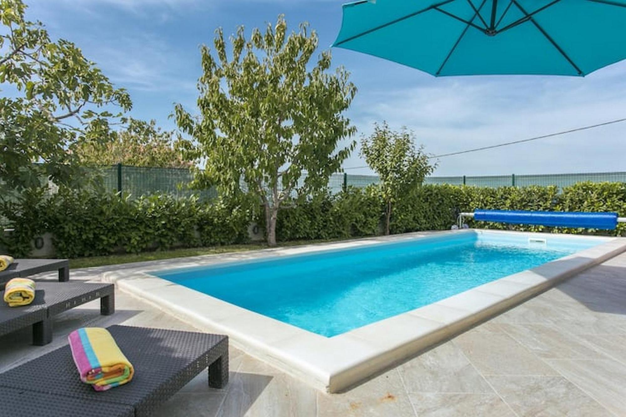 Holiday Home Mons Aureus Gornje Sitno Ngoại thất bức ảnh